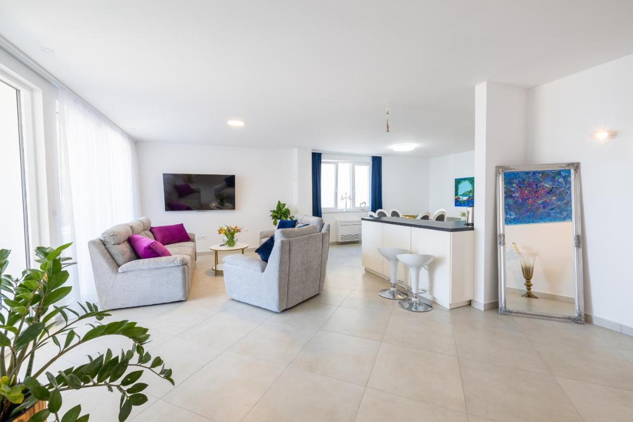 Apartment Smaragd - Lapis - Luxury With Shared Pool