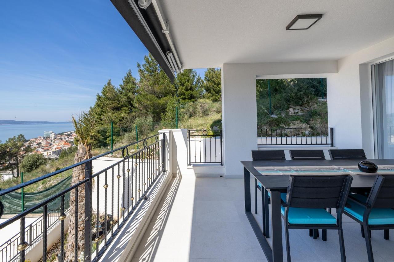 Apartment Smaragd - Lapis - Luxury With Shared Pool Makarska