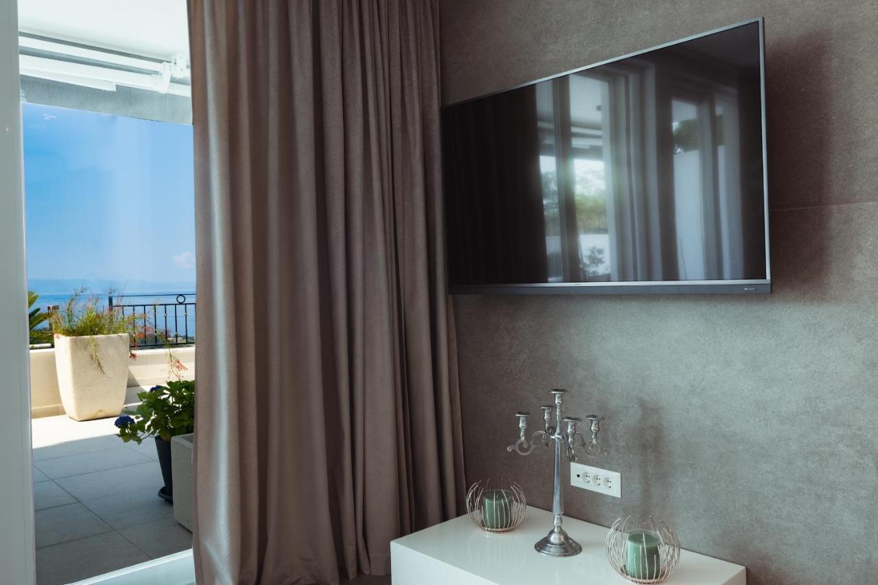 Smaragd - Lapis - Luxury With Shared Pool * Makarska