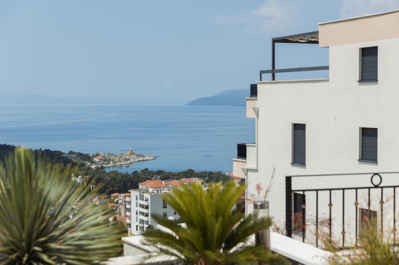 Apartment Smaragd - Lapis - Luxury With Shared Pool Makarska